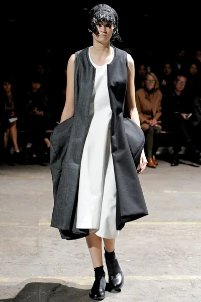 Look 30